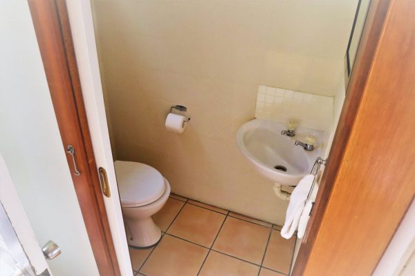 Noosa Terrace Nt 4 Powder Room